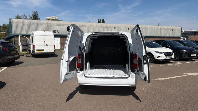 Peugeot Partner Xl Diesel 1.5 BlueHDi 100 Asphalt Van - Image 4